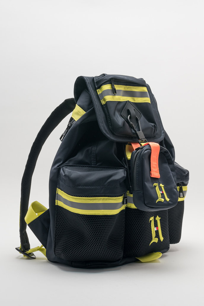 LH FLAP BACKPACK WITH POUCH čierny
